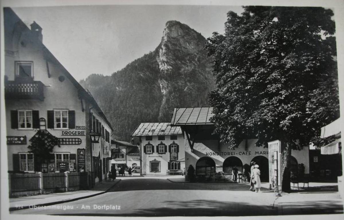 Oberammergau am Dorfplatz